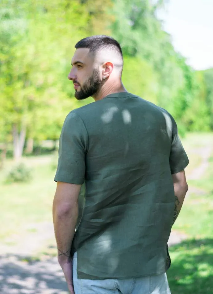 Embroidered men's flax shirt with Cossack design