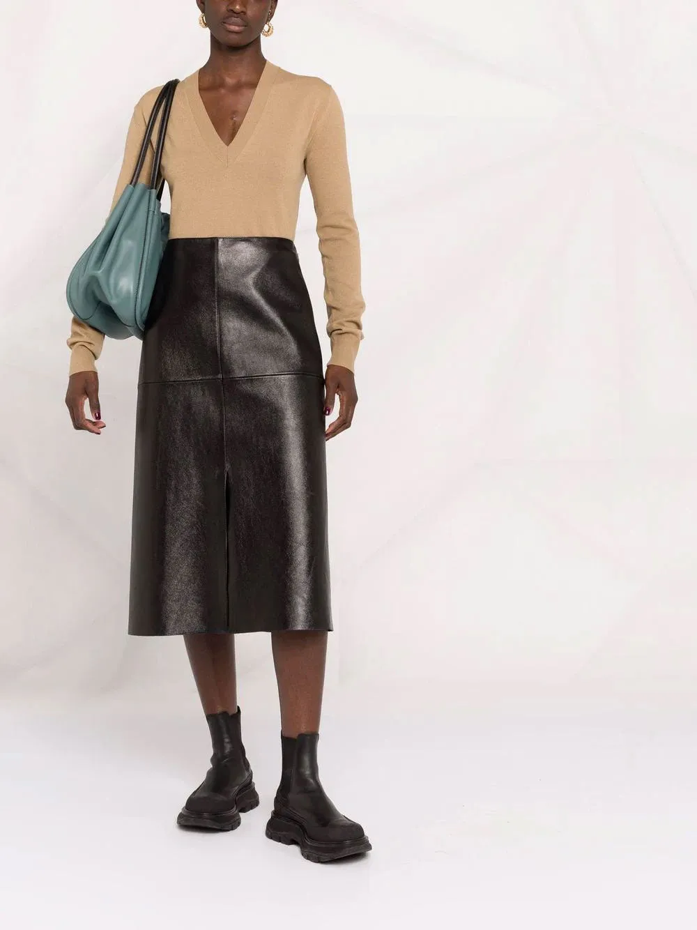 Fine-knit V-neck jumper