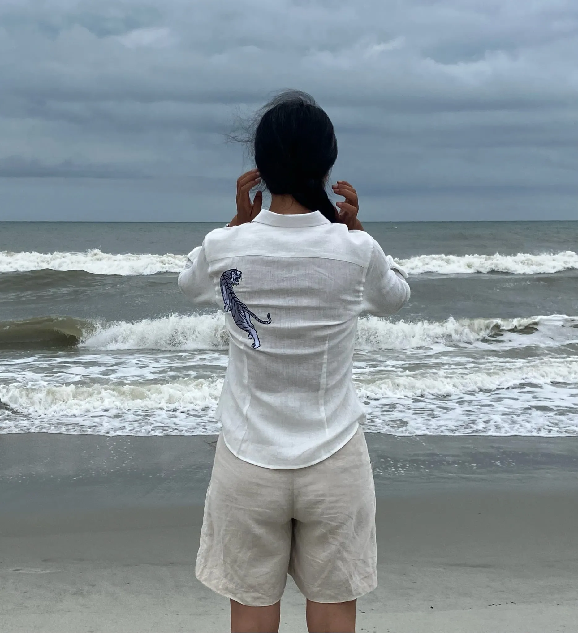 Mountain Emperor-Lotus Go-to Shirt
