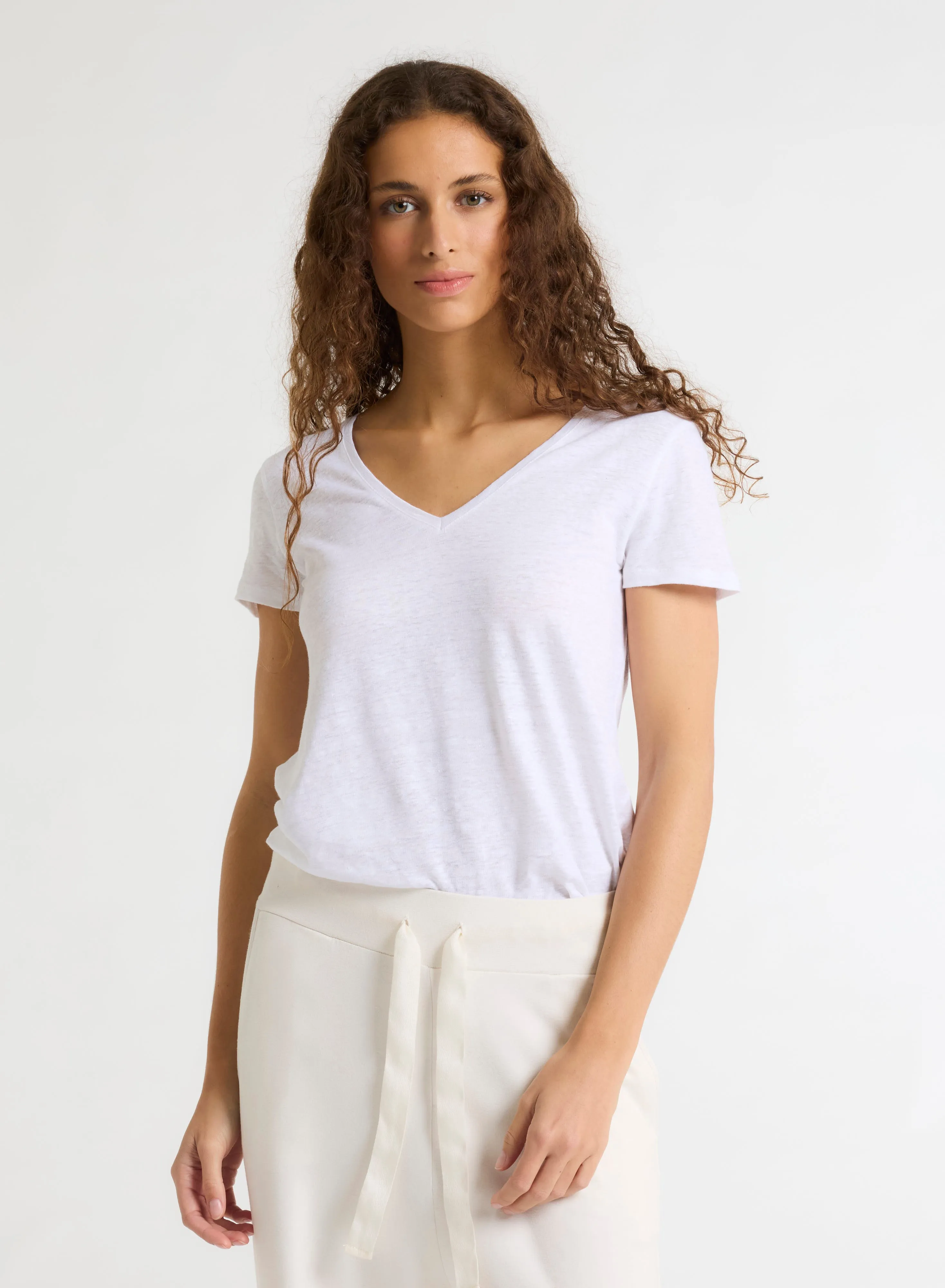 T-shirt Blanc Col V Manches Courtes en Lin et Elasthanne