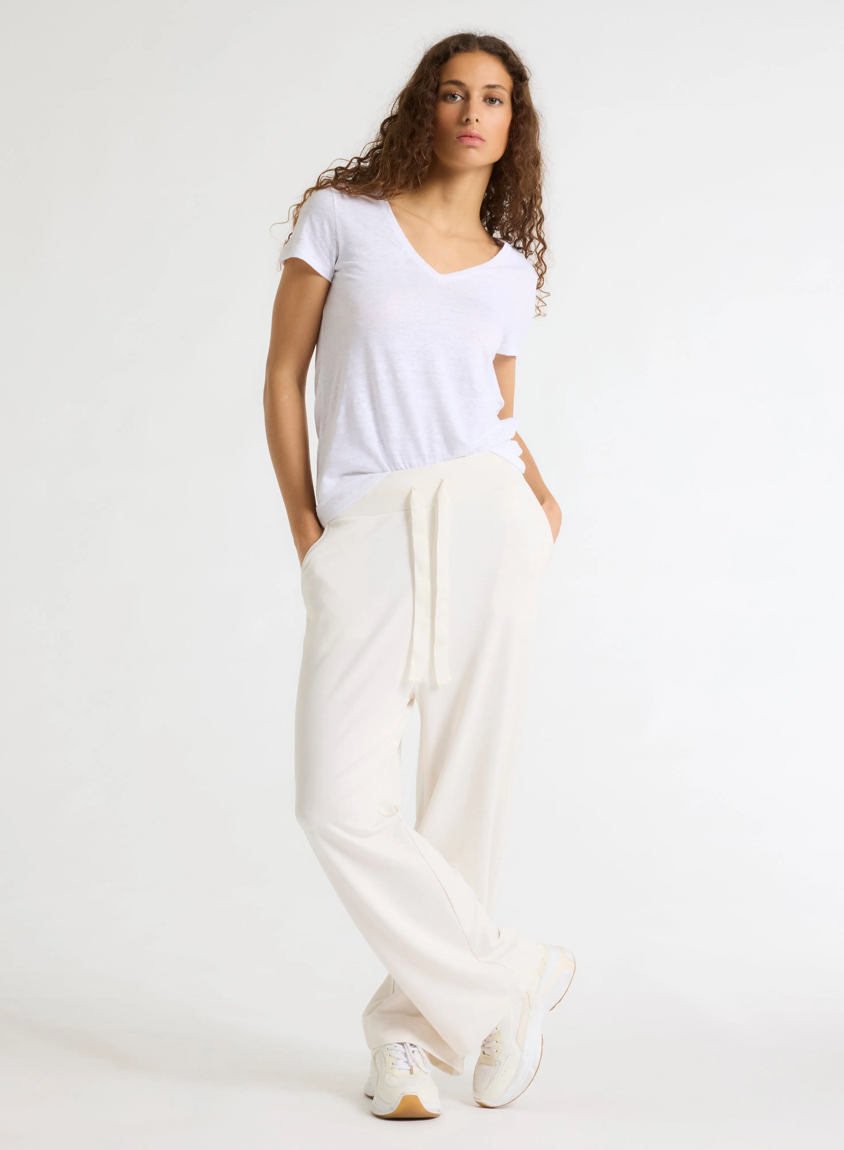 T-shirt Blanc Col V Manches Courtes en Lin et Elasthanne