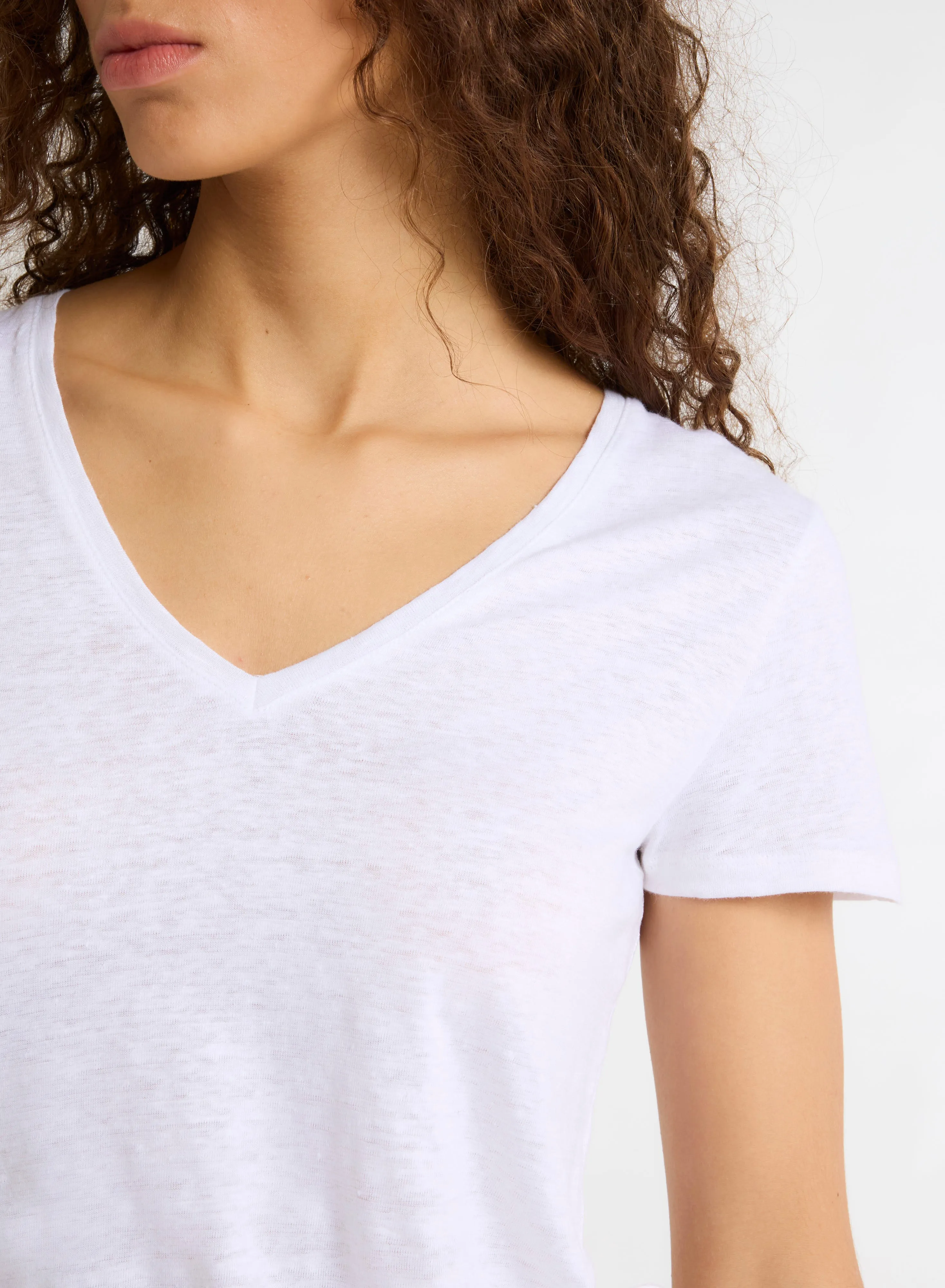 T-shirt Blanc Col V Manches Courtes en Lin et Elasthanne
