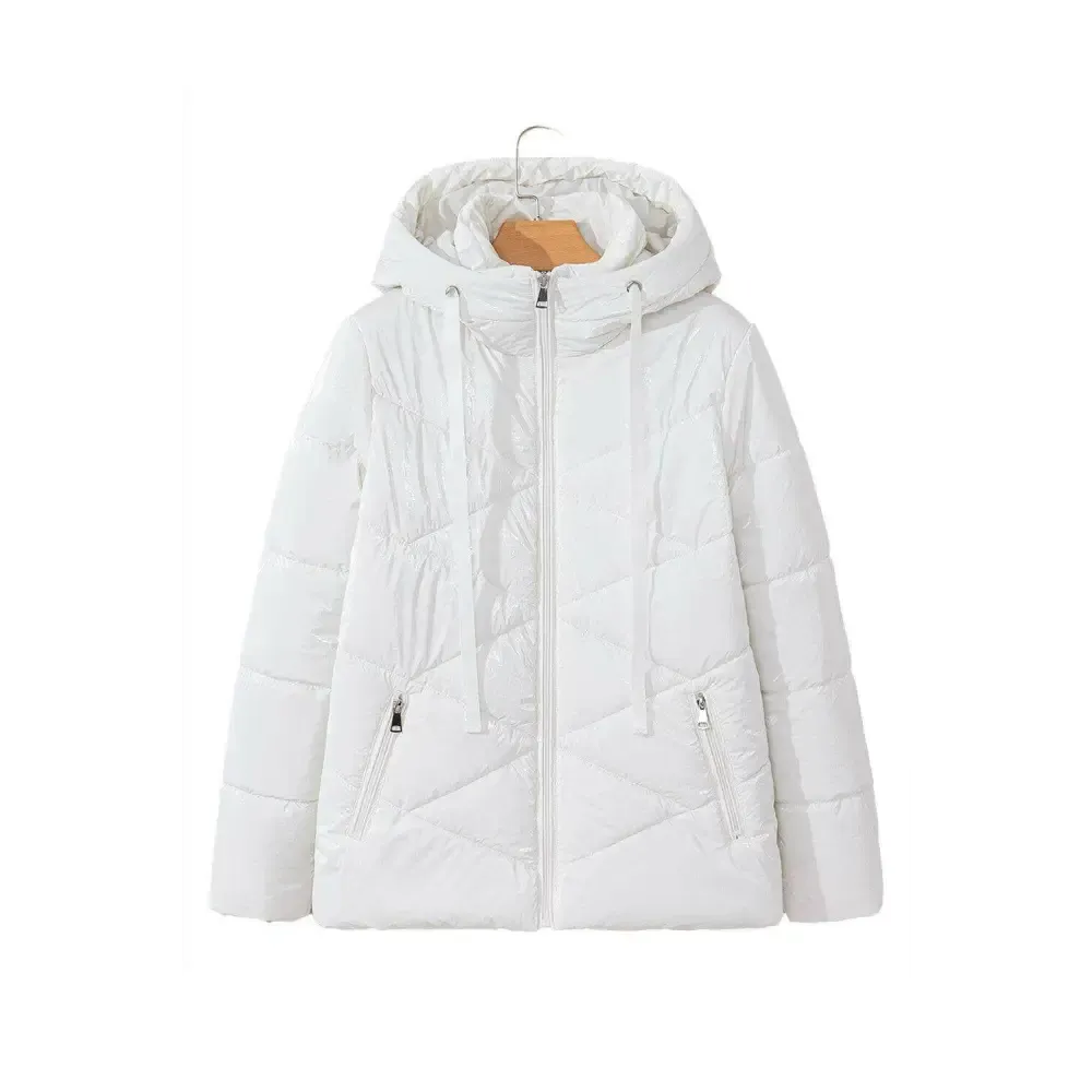 Timeless Quilted Puffer Coat Elevates Luxury Fashion for Women