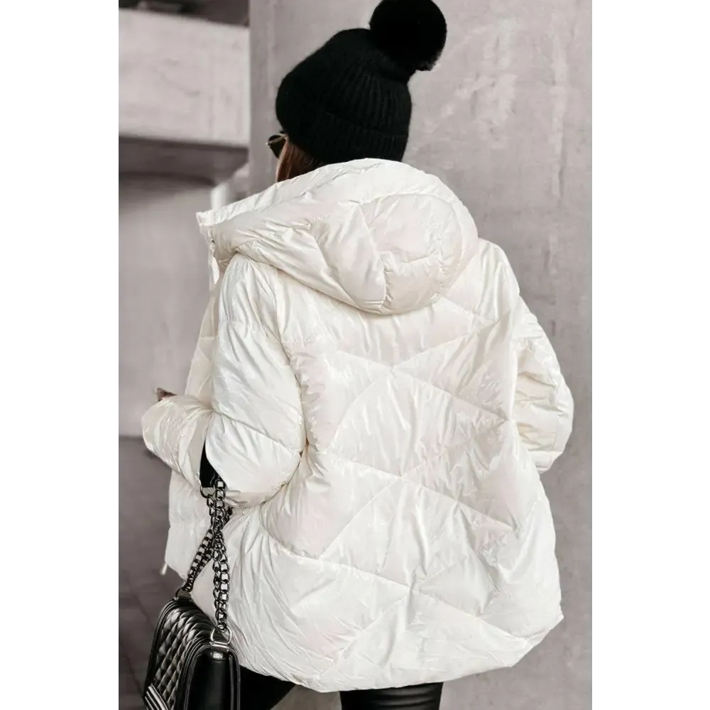Timeless Quilted Puffer Coat Elevates Luxury Fashion for Women