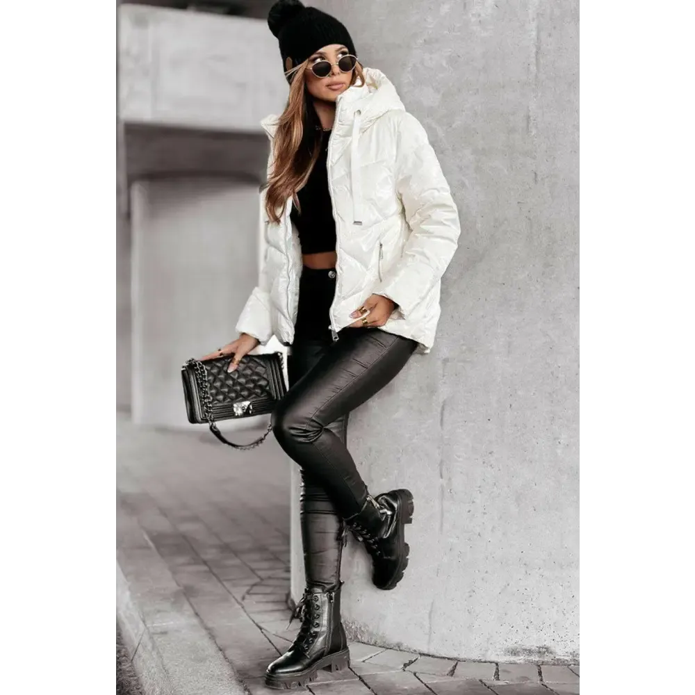 Timeless Quilted Puffer Coat Elevates Luxury Fashion for Women